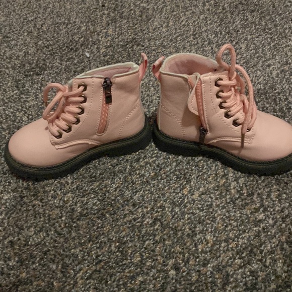 Toddler pink boots, preloved. - Picture 2 of 4